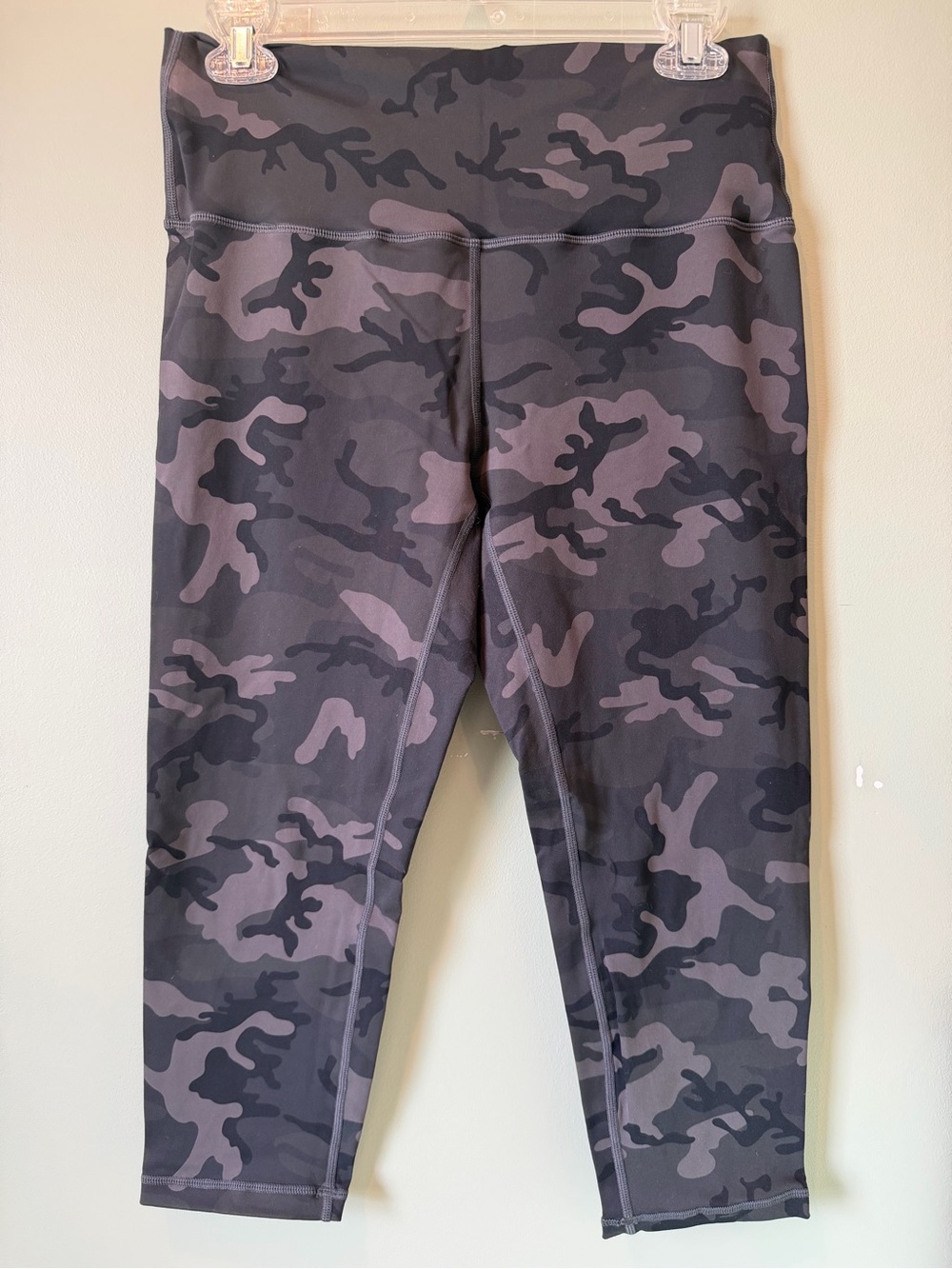 Women's High-Waist Camo Leggings - Gray/Black